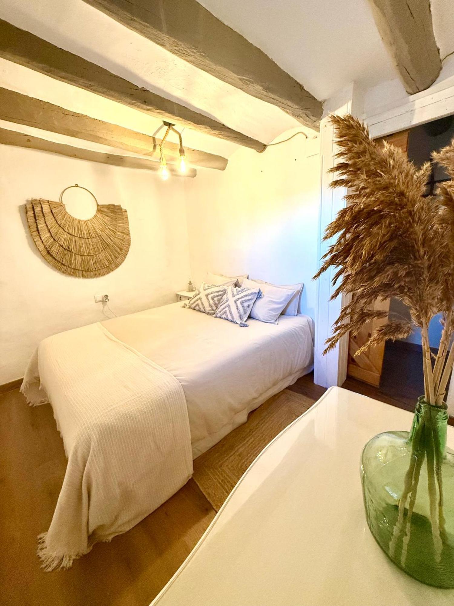 Masia Aubareda Bed & Breakfast San Martín de Tous
