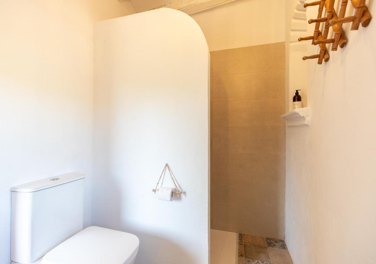 Masia Aubareda Bed & Breakfast *