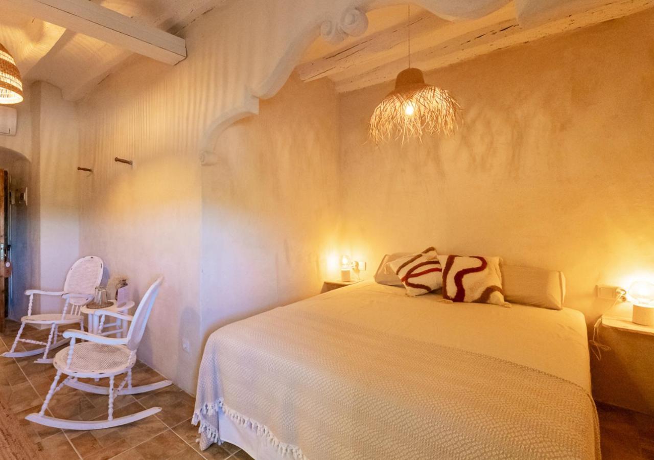Masia Aubareda Bed & Breakfast San Martín de Tous