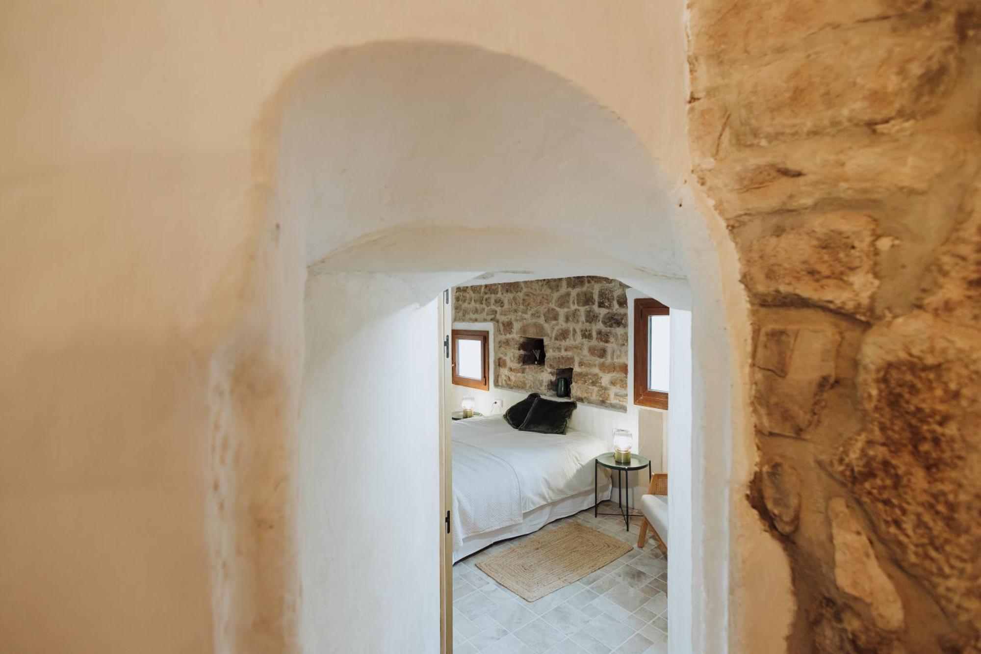Masia Aubareda Bed & Breakfast San Martín de Tous